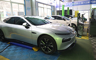 萬通汽車學(xué)校_小鵬汽車實(shí)訓(xùn)室