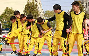初中畢業(yè)學(xué)什么好_校園運(yùn)動(dòng)會(huì)-？